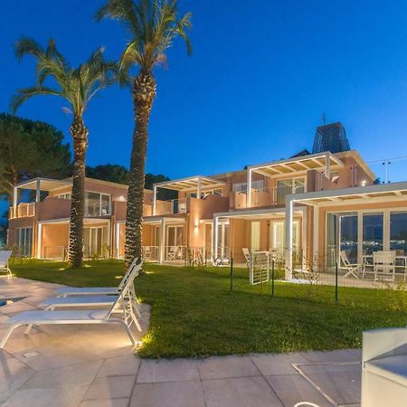 Residence Delfino, Portorosa Furnari Exterior foto
